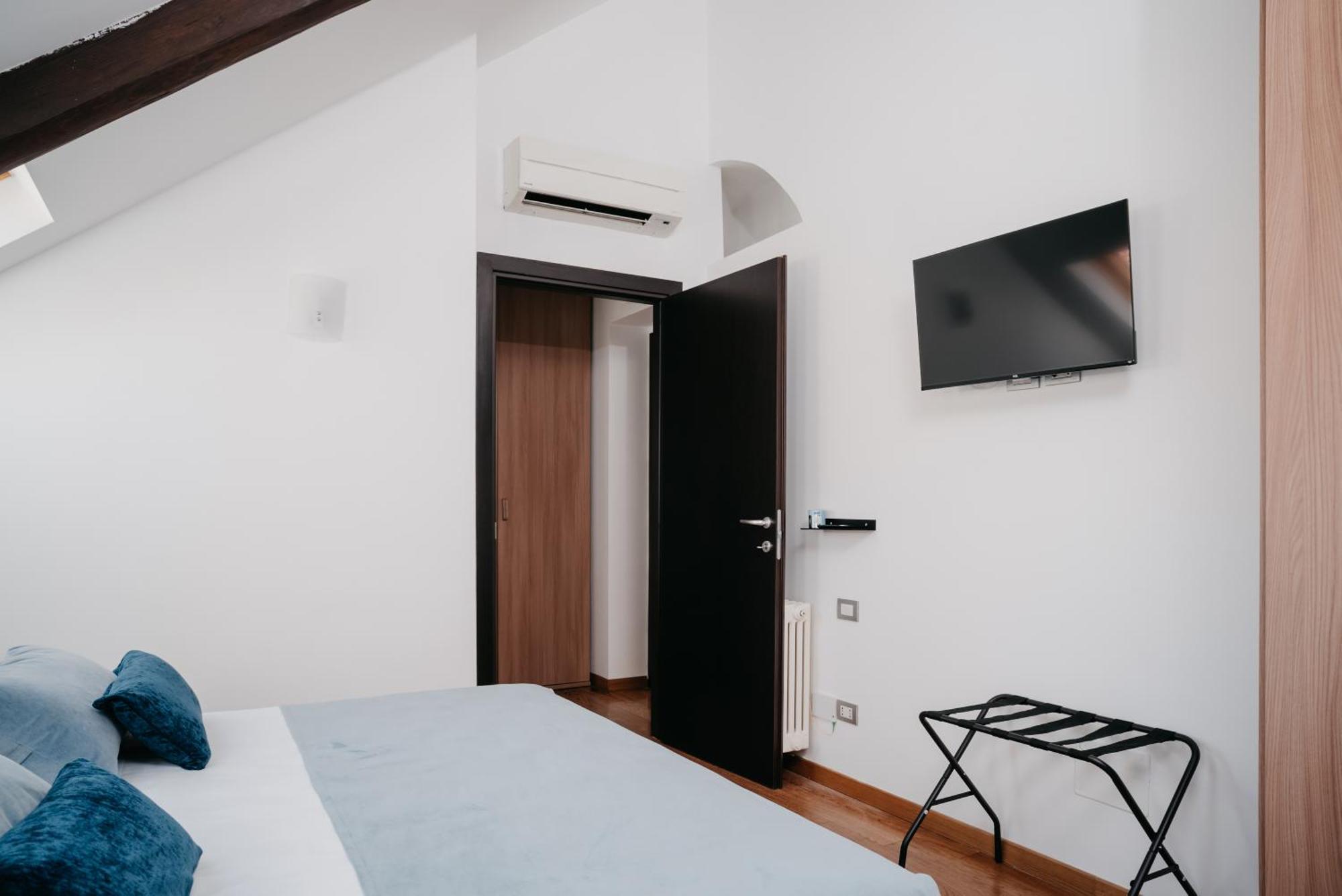 Un Posto Al Duomo Apartment Naples